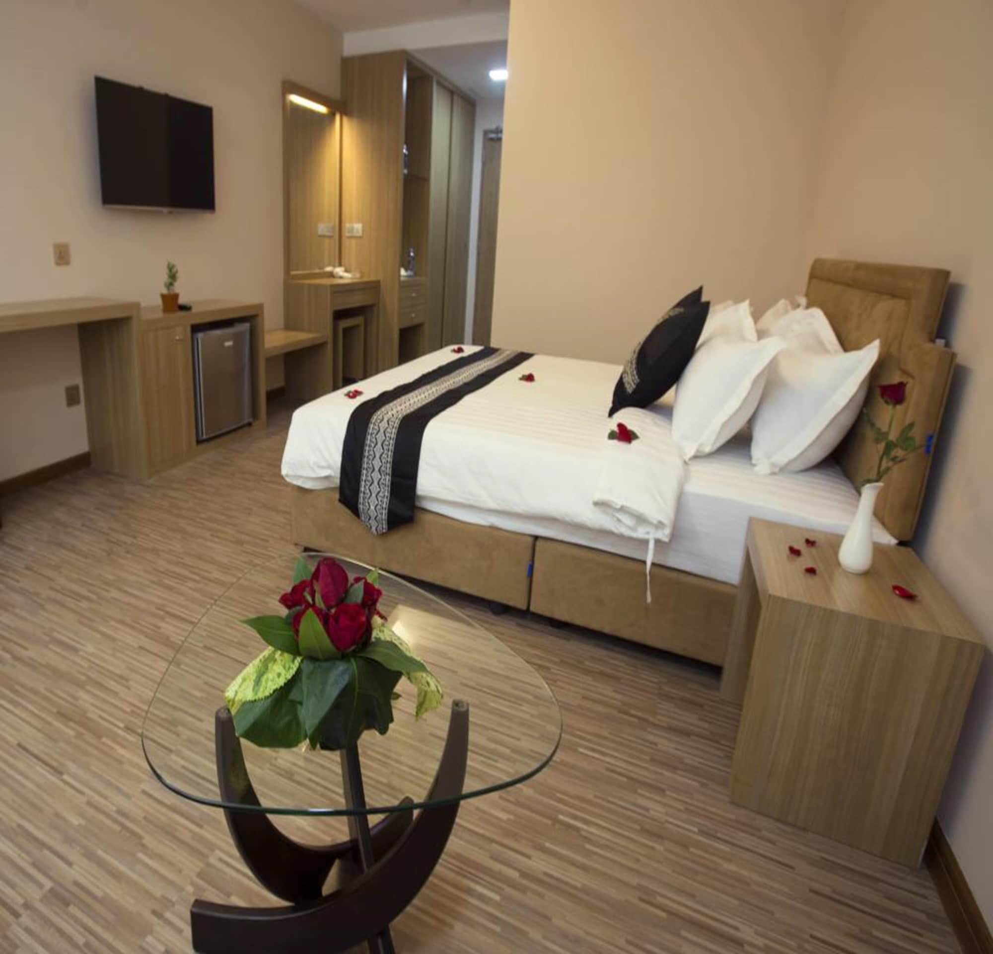 Elegant Hotel Pyi Thar Yar Yangon Dış mekan fotoğraf