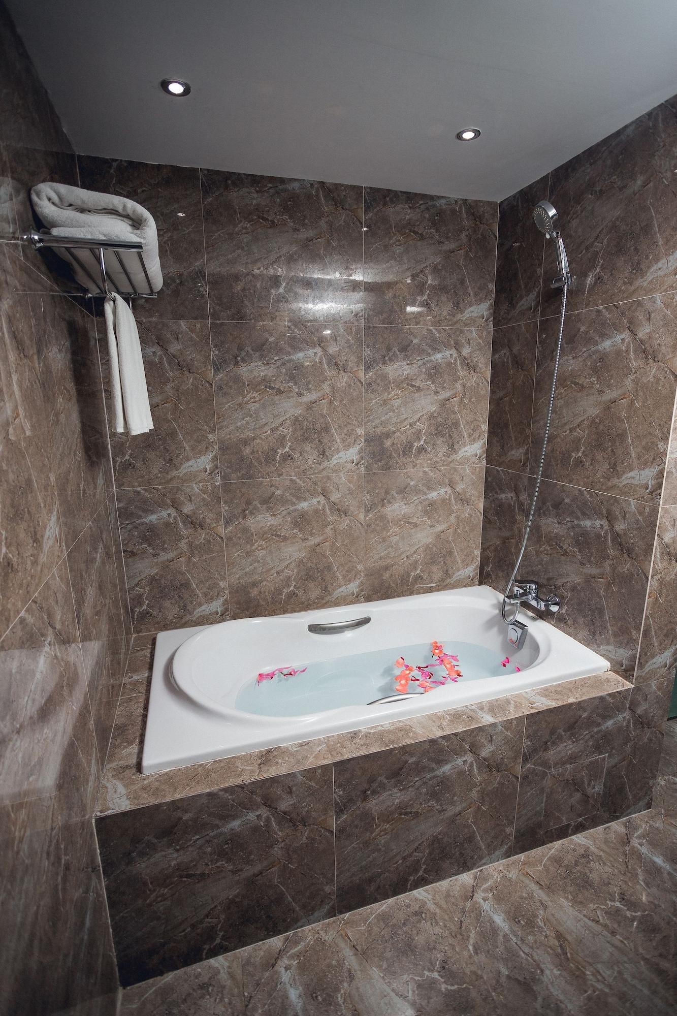 Elegant Hotel Pyi Thar Yar Yangon Dış mekan fotoğraf