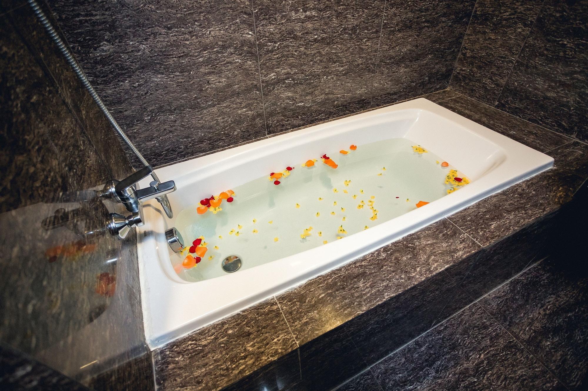 Elegant Hotel Pyi Thar Yar Yangon Dış mekan fotoğraf